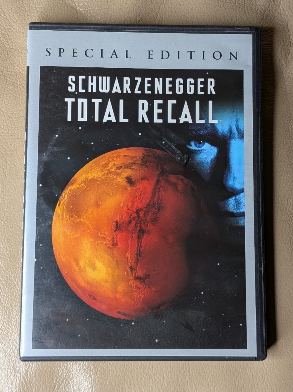 Total Recall DVD - Arnold Schwarzenegger - Excellent Condition